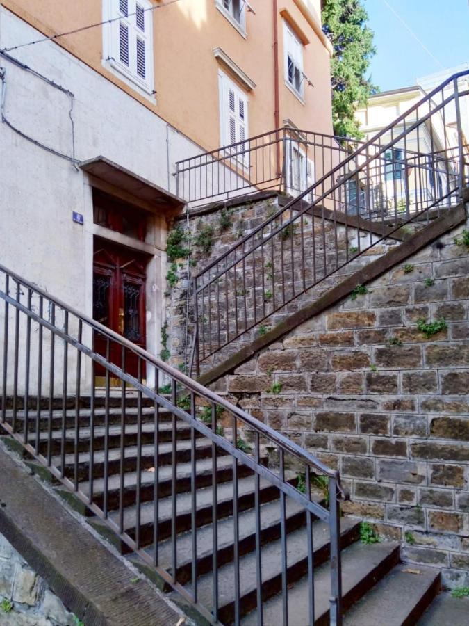 Casa Antica - Historical Apartment In Old City Center Триест Екстериор снимка