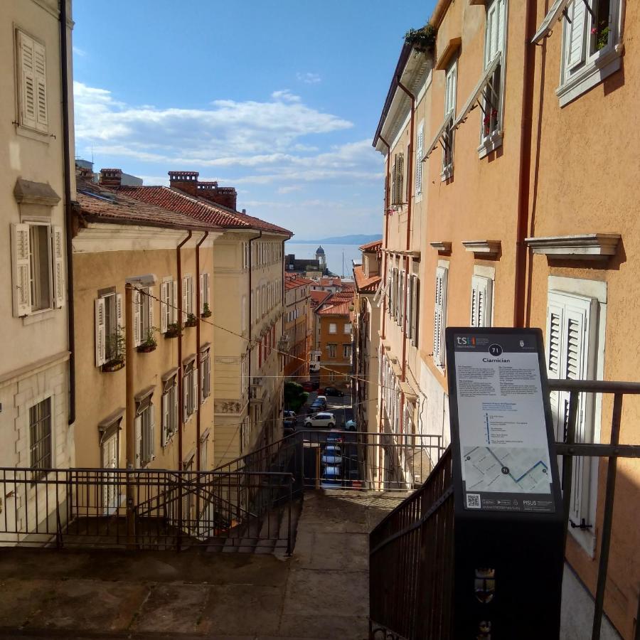 Casa Antica - Historical Apartment In Old City Center Триест Екстериор снимка