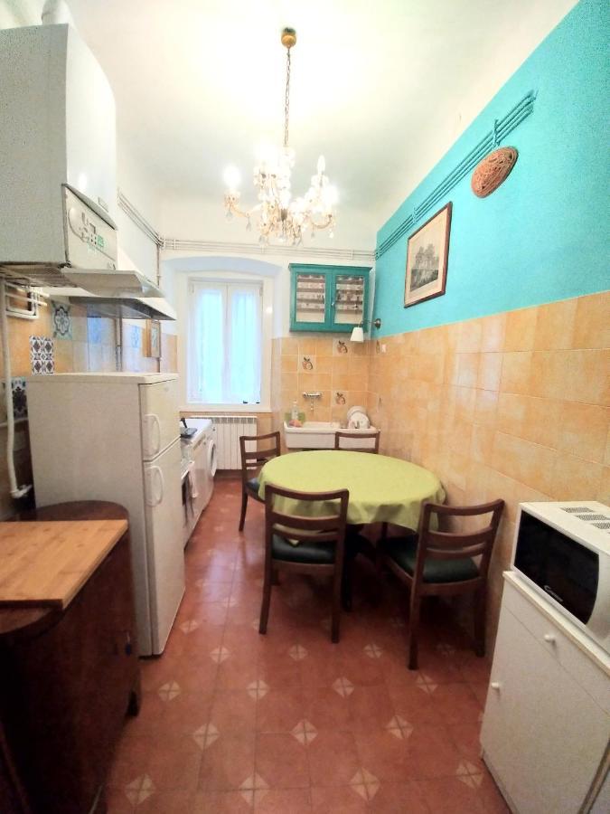 Casa Antica - Historical Apartment In Old City Center Триест Екстериор снимка