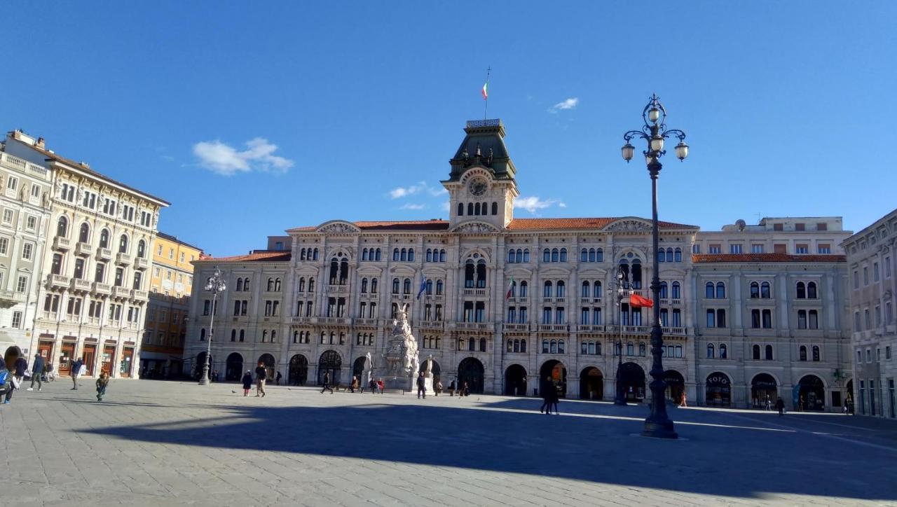 Casa Antica - Historical Apartment In Old City Center Триест Екстериор снимка