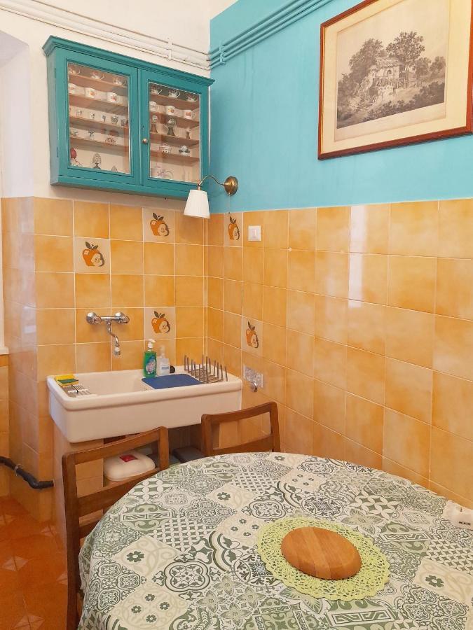 Casa Antica - Historical Apartment In Old City Center Триест Екстериор снимка