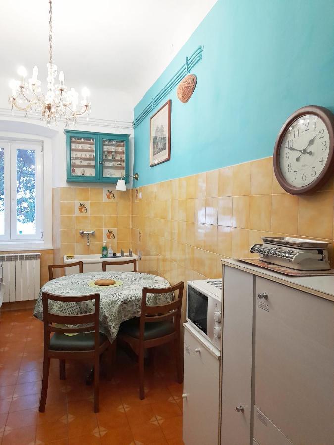 Casa Antica - Historical Apartment In Old City Center Триест Екстериор снимка